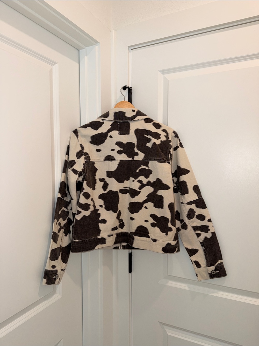 Cow print jacket - Picture 2 of 3